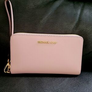 🏷SALE🏷🪷Micheal Kors Jet Set Travel Flat MF Phone Case Wallet🪷